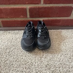 Black Nike Huarache Size 9
